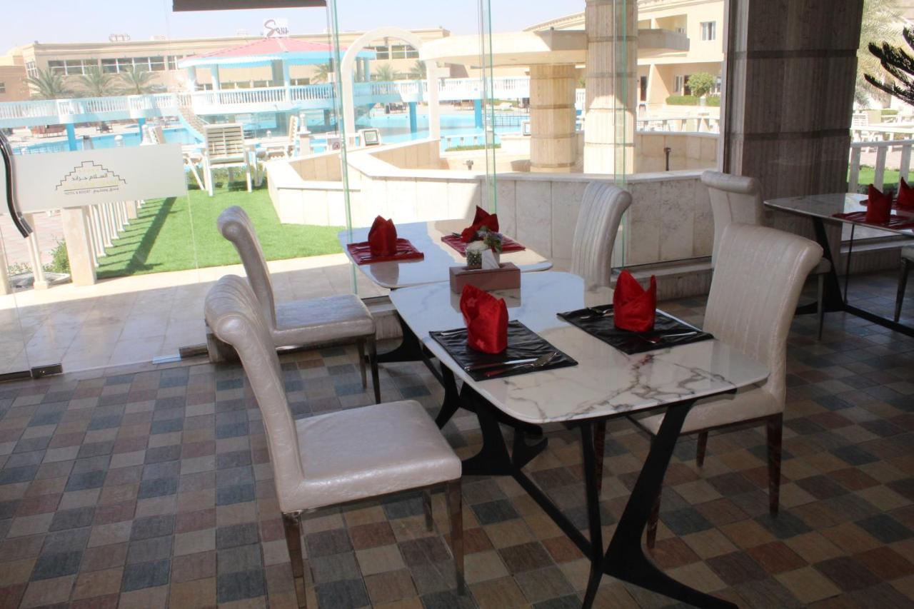 Al Salam Grand Hotel & Resort Al Buraimi Buitenkant foto